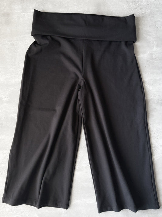 Midnight Muse Capris